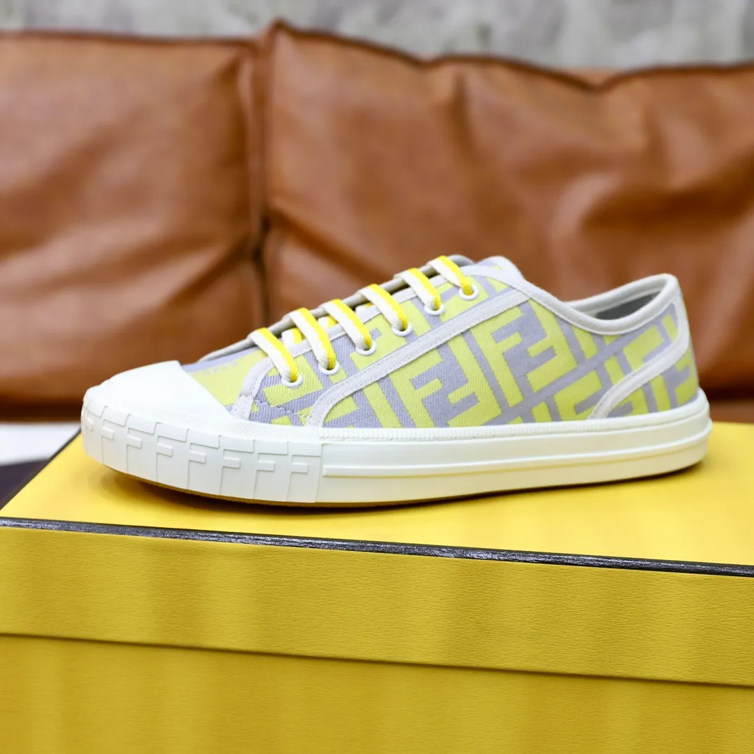 Factory price: 480 original order (couple model) Brand: FENDI Fendi 🙅‍♂️🙅‍♂️🙅‍♂️ Size: Female 35–40, Male 39-44 (45 can be customized) Grade: Official website genuine Material: Imported original LoGO fabric upper Original comfortable lining TPU wear-resistant lightweight outsole Style category: Loafers New trendy shoes Color: actual picture color